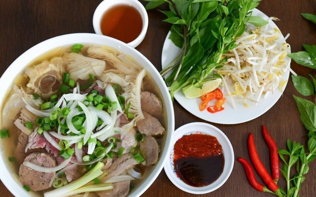 Phở & Lẩu Bò Cây Me - Nguyễn Văn Trỗi