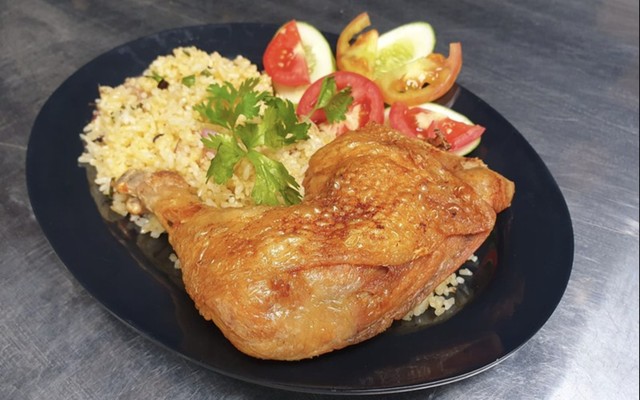 Cơm Gà Xối Mỡ Huỳnh Ngân - Nguyễn Xí