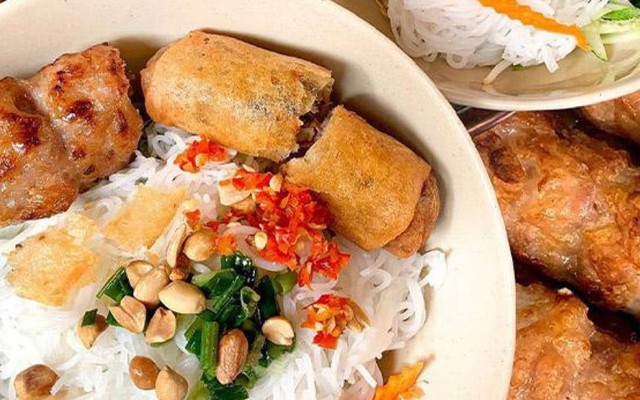 Bánh Cuốn, Bún Thịt Nướng & Cơm Tấm - Thuỷ Trần