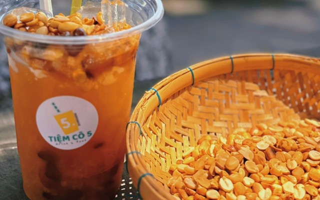 Tiệm Cô Năm - Tôn Đức Thắng