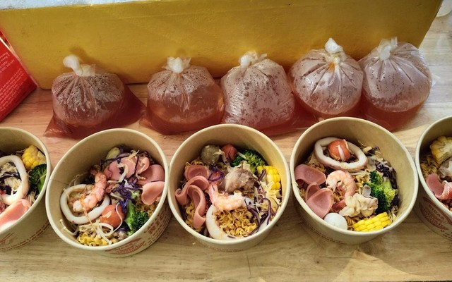 Lẩu Ly - Mì Trộn Ricas