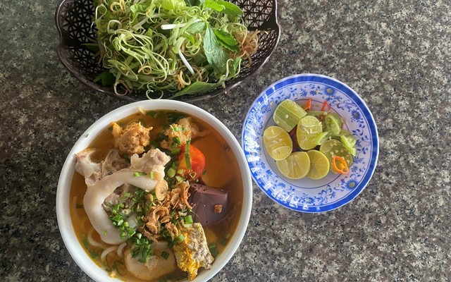 Quán Hoàng Phương - Bún Bò, Bún Riêu & Lẩu Bò - Võ Văn Mén