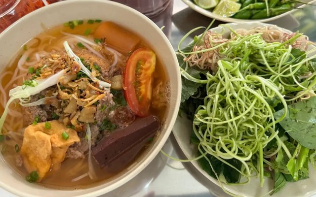 Bún Riêu Cua Buôn Mê - Trưng Nữ Vương