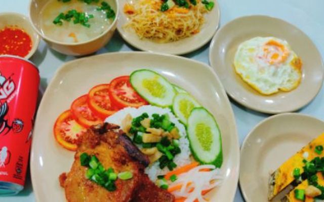 Cơm Tấm Quanh Quanh - Lê Đức Thọ