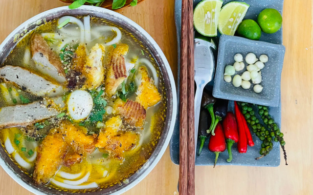 Nhà Tôm Tép - Bánh Canh Cá Lóc - Hà Thị Đát