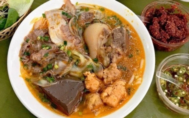 Huyền Trang - Bún - Âu Cơ