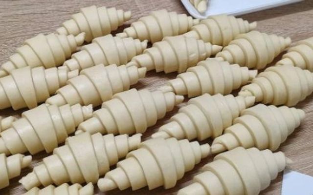 Tiệm Bánh 1M64 Bakery - Bánh Croissant & Bánh Ngọt - Tạ Quang Bửu