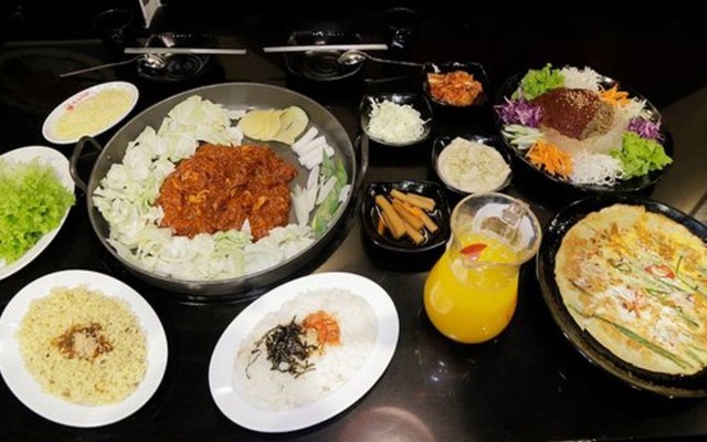 Mr. Dakgalbi - Vincom Trần Duy Hưng