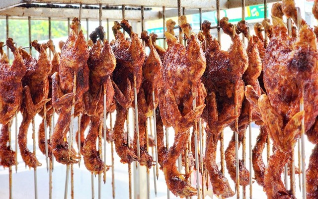 Gà Nướng Cơm Lam - Bánh Bao Kim Chi