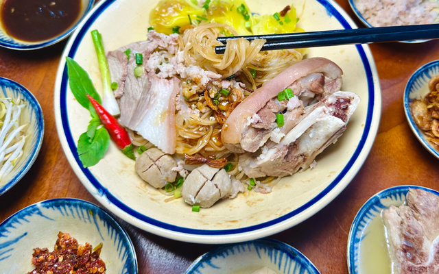 Hủ Tiếu Dì Út - Lê Đức Thọ