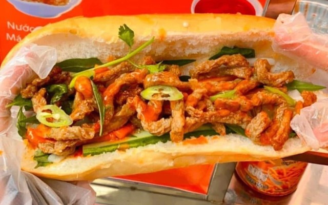 Bánh Mì Chả Cá Triệu Vân