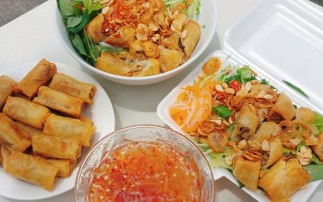 Tiệm Nhà Cô Ba - Bún Xào & Trà Trái Cây