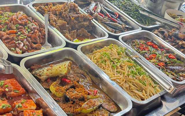 Cơm Sườn & Cơm Bình Dân - Bà To