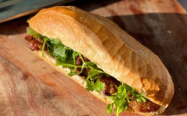Bánh Mì Út Nhỏ - 228 Nguyễn Văn Tiết