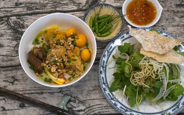 Mỳ Gà Bà Vui - Vũ Tông Phan