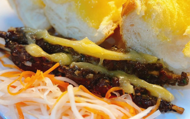 Bánh Mì Indo - Bánh Mì Bò Phô Mai, Bánh Mì Muối Ớt & Bánh Mì Bơ Muối - Hồ Sen