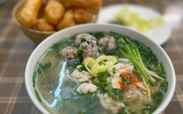 Phở Huyền - Chuyên Bún, Phở & Miến Gà - 38A Long Biên 1
