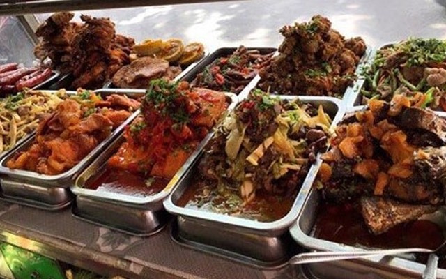 Quán Cơm 738 - Cơm Gà Xối Mỡ, Cơm Bình Dân & Gỏi Gà Vịt - Nguyễn Khuyến (Ngã Tư Quang Thắng)