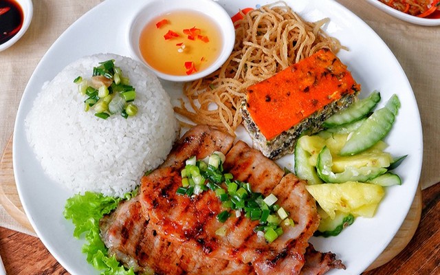 Cơm Tấm Sài Gòn - Sườn Bì Chả - Ngon Nhì Đà Nẵng