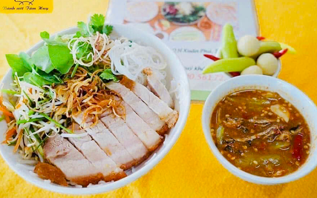 Bánh Uớt Heo Quay Tâm Huy - 51 Hai Bà Trưng