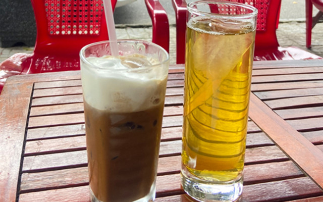 Cafe Muối, Bia & Nước Ngọt - 36 Mạc Cửu