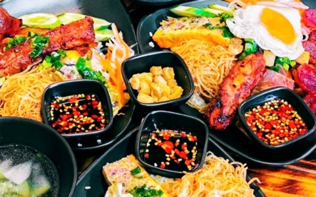 Quán 49 - Cơm Tấm & Bún Bò