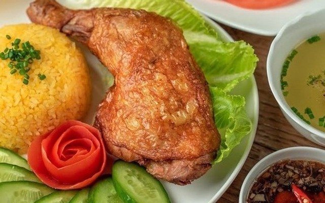 Hương Ký 3 - Cơm Chiên 18 Món - 02 Lê Thánh Tôn