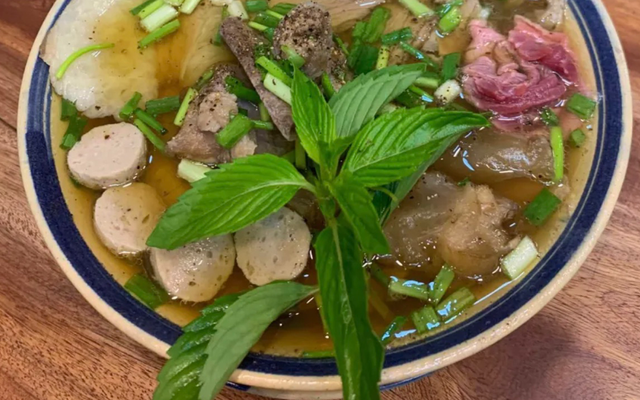 Phở Ông Cát Gia Truyền Since 1988 - Trần Hưng Đạo