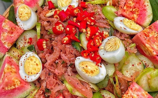 Vịt Lộn Lá Dứa, Khô Mực & Tré Trộn 370 - Lãnh Binh Thăng