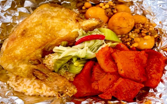 Cơm Gà Xối Mỡ Trung Hoa - Chicken Tê - Trần Phú