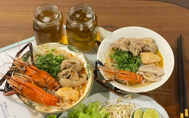 Bánh Canh Tôm Càng - Phạm Hùng