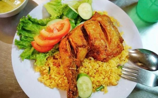 OANH 2 - Cơm Gà Xối Mỡ & Cơm Phần