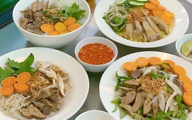 Chờ Chút - Bánh Ướt Lòng Gà - Đường A4