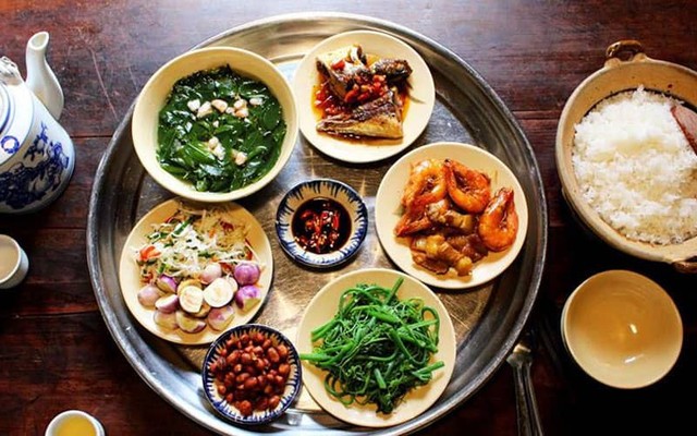 Tiệm Cơm Trưa Nhà Đen - Bùi Quốc Khánh