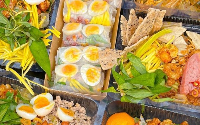 Ăn Vặt Nhà Gold - Bánh Tráng Cuốn Trứng Lòng Đào - Chiến Lược