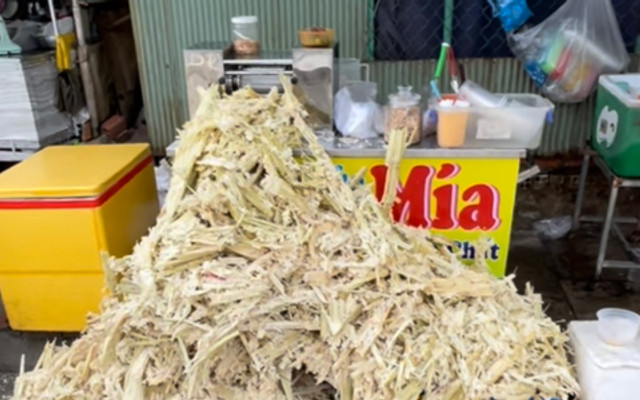 Nước Mía Lít - Hẻm Nhà Sách Nguyễn Văn Cừ