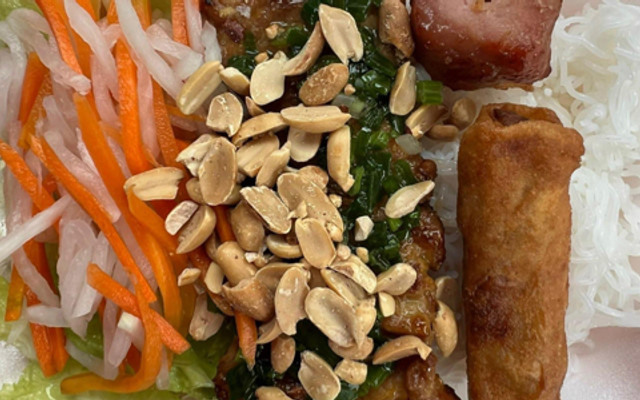 Bún Thịt Nướng Quyên