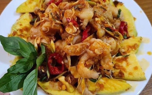 Tiệm Tré Trộn & Chân Gà Sốt Thái - A Tý