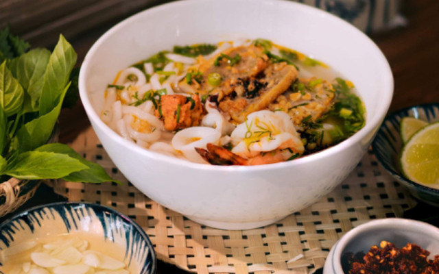Bánh Canh - Sài Gòn Chị Thương - Lạc Long Quân