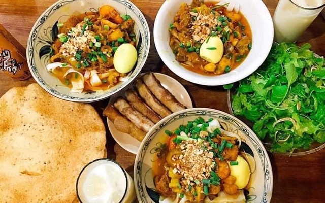 Mỳ Quảng Bà Mua - Hồ Nghinh