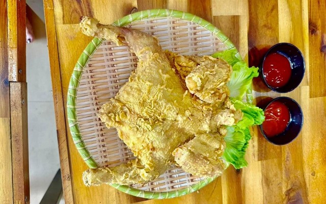 Chicken Family ( Gà Rán Hàn Quốc) - 132 Lê Hồng Phong