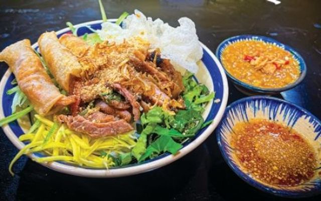 Bồng Bông Quán - Mì Trộn, Bún Khô, Bánh Mì Sa Tế