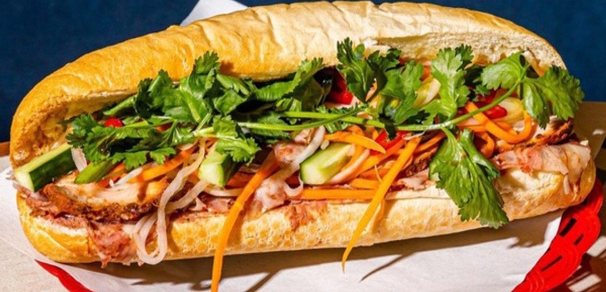 BÁNH MÌ TAM GIÁC BÒ PHÔ MAI THƠM NGON TẠI QUÁN CHÚ BÉO HẢI PHÒNG