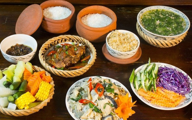 Cơm Niêu Cái Bếp Garden - Khúc Thừa Dụ