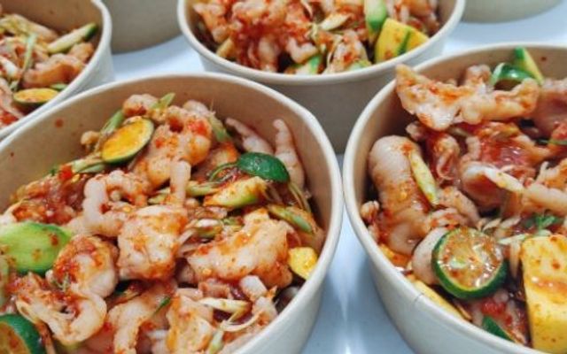 Nhà Miu - Chân Gà Rút Xương Sốt Thái, Sả Tắc & Cá Viên Chiên