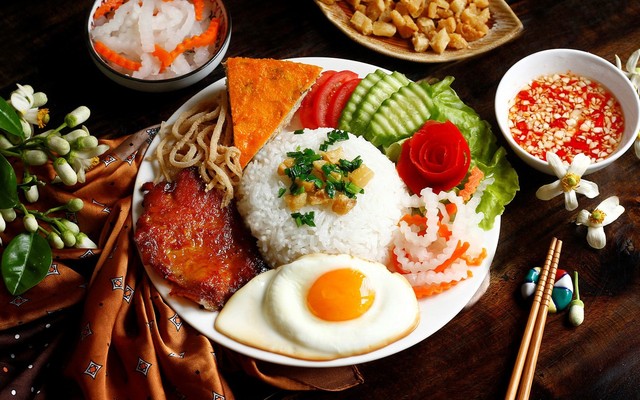 Cơm Tấm Thúy - Cơm Tấm Sườn Bì Chả - 821 Trường Chinh