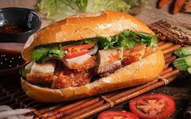 Bánh Mì Hà Nội Phú Châu - Tam Bình