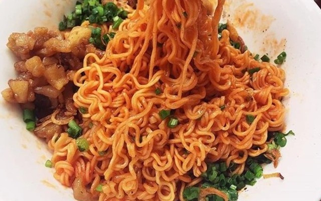 Cô Ba - Mì Trộn Tóp Mỡ