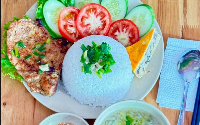 Cơm Tấm Sài Gòn - 64 Huỳnh Thúc Kháng