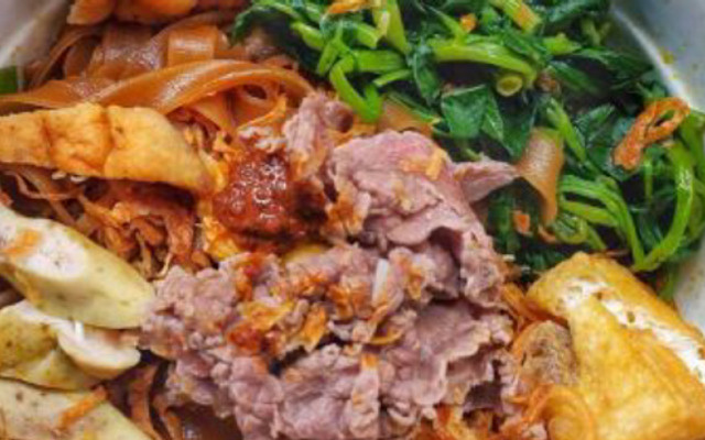 Cô Dân - Bánh Đa & Miến Trộn - Đông Các